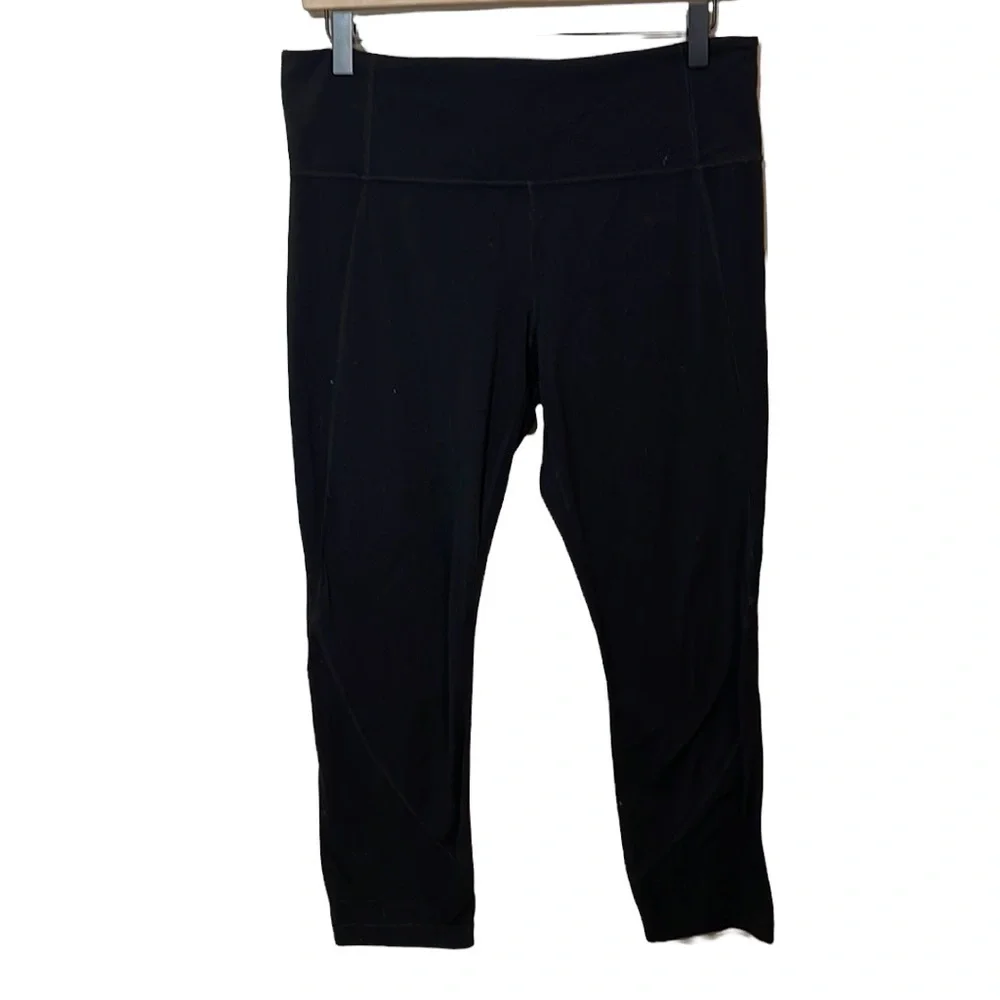Athleta Black Capri Leggings